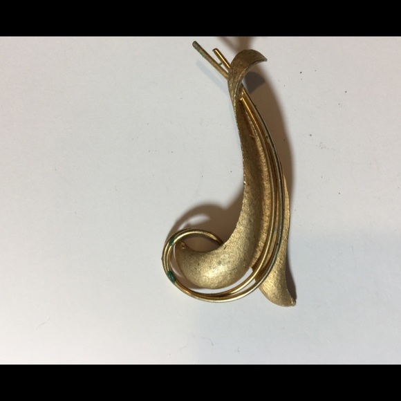 VINTAGE Gold tone Brooch pin - Picture 3 of 6